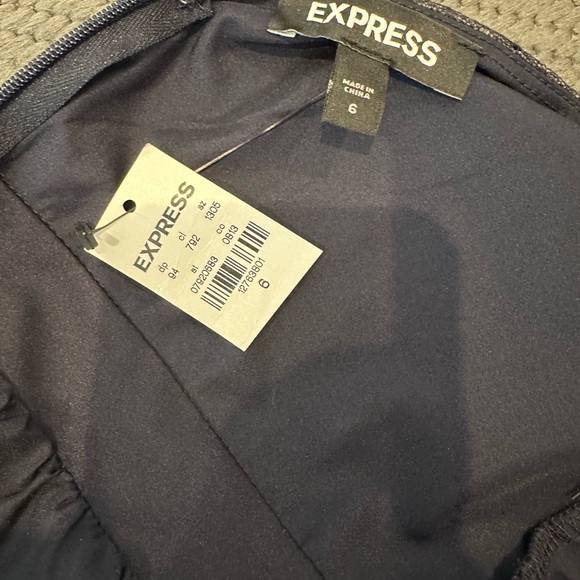 Express Navy Tulle V-Neck Dress - Size 6 NWT - Picture 2 of 9